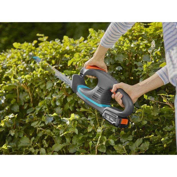 Gardena EasyCut 40/18V P4A akkukäyttöinen pensasleikkuri, 18 V, 40 cm