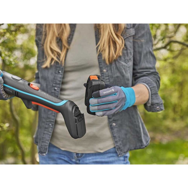Gardena EasyCut 110/18V P4A oksasakset, 18 V, 2 Ah, kiinteä varsi
