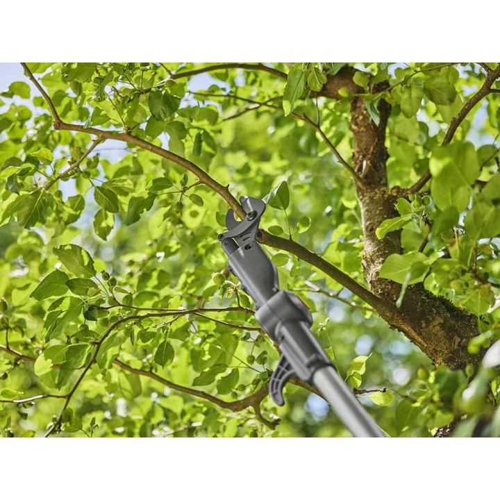Gardena HighCut 250/18V P4A akkuoksasakset, teleskooppivarsi, 18 V, 2 Ah