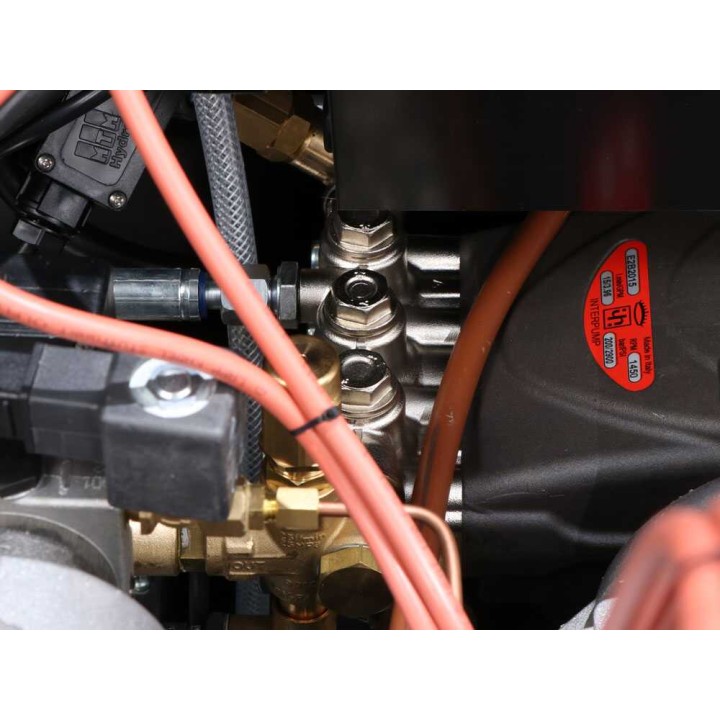Idromatic Astra 150.15 kuumavesipesuri, kolmivaiheinen, 150 bar, 900 l/h