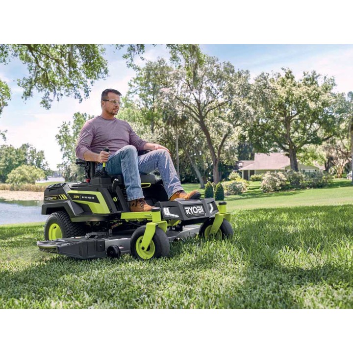 Ryobi ZTRX137 akkukäyttöinen ajoleikkuri, nollakääntösäde, 137 cm, 72 V, 30 Ah