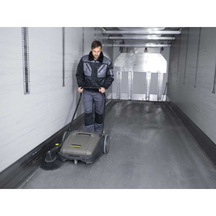 Kärcher Pro KM 400 työnnettävä lakaisukone, 70 cm, 42 l