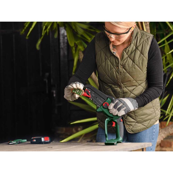Bosch EasyChain 18V-15-7 akkukäyttöinen oksasaha, 18 V, 15 cm