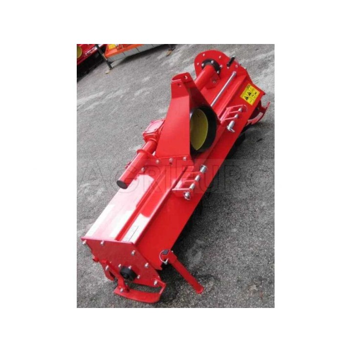 UR 150 traktorijyrsin, 150 cm, 48 jyrsinterää, sivuttaissiirto, 35–40 HP