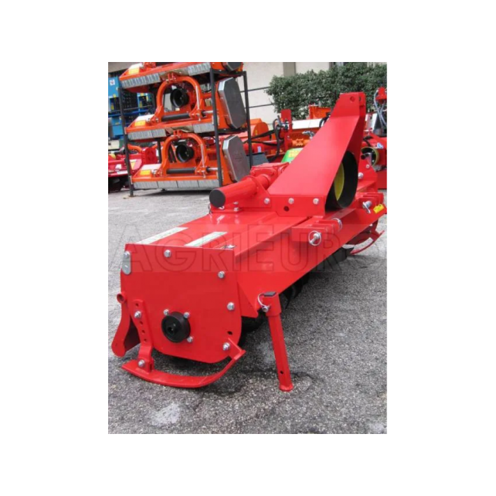 UR 150 traktorijyrsin, 150 cm, 48 jyrsinterää, sivuttaissiirto, 35–40 HP