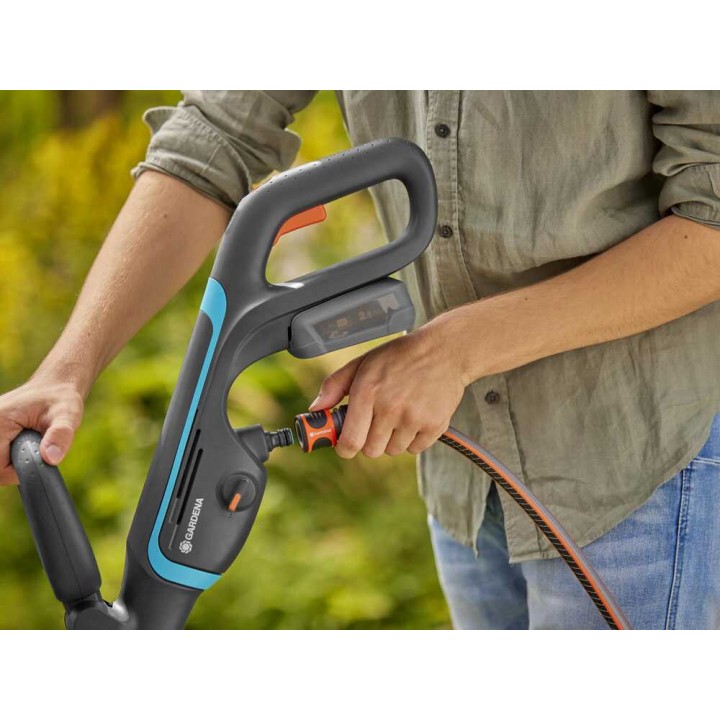 Gardena AquaBrush Patio 03/18V P4A Solo akkulattiapesuri, 18 V, 19 cm