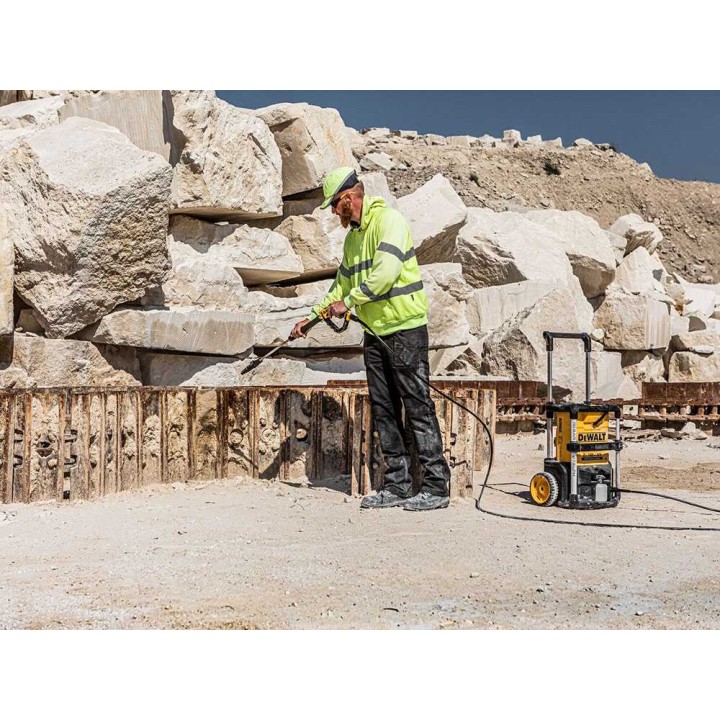 DeWalt DCMPW1600N-XJ akkukäyttöinen painepesuri, 110 bar, 5,5 l/min, 2 × 18 V 5 Ah