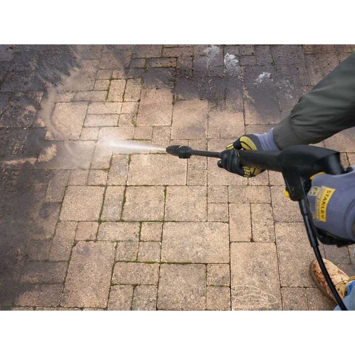 Stanley SFMCPW1500B-XJ akkukäyttöinen painepesuri, 100 bar, 2 × 18 V 4 Ah