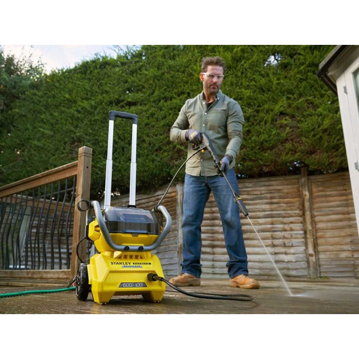 Stanley SFMCPW1500B-XJ akkukäyttöinen painepesuri, 100 bar, 2 × 18 V 4 Ah
