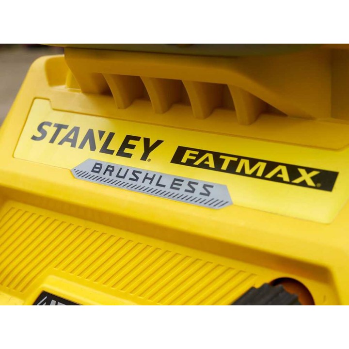 Stanley SFMCPW1500B-XJ akkukäyttöinen painepesuri, 100 bar, 2 × 18 V 4 Ah