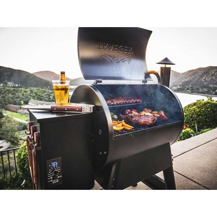 Traeger Pro 22 pellettigrilli, 3 690 cm², savustustoiminto