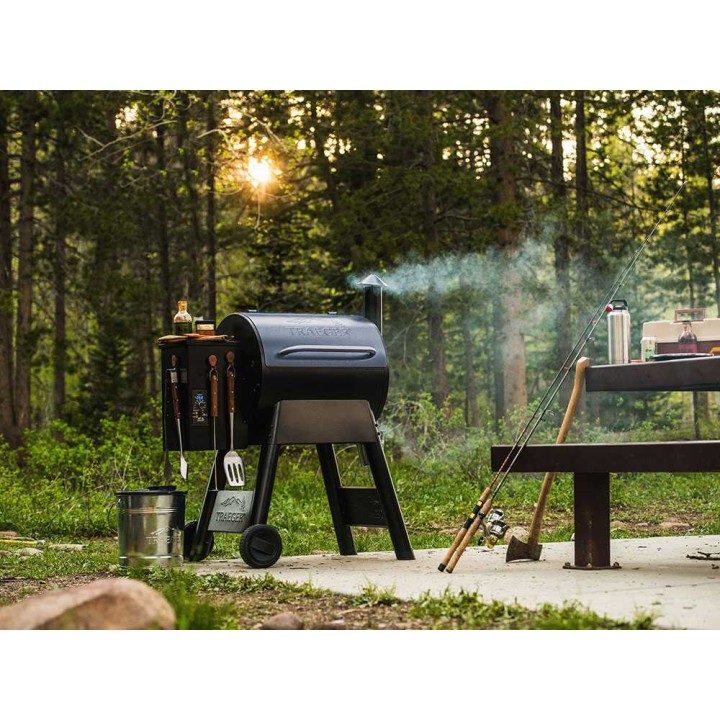Traeger Pro 22 pellettigrilli, 3 690 cm², savustustoiminto