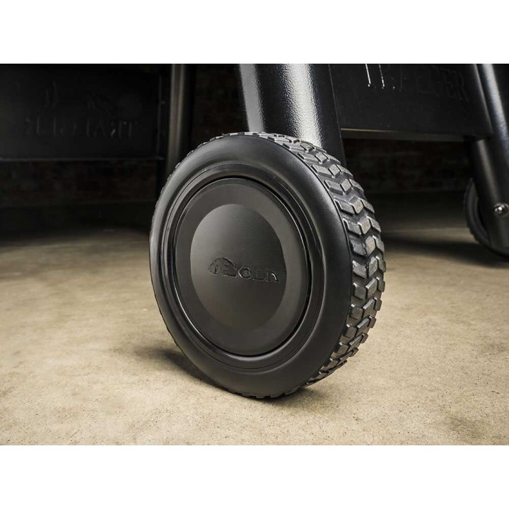 Traeger Pro 780 Black -pellettigrilli, Wi-Fi-ohjaus, 3 648 cm²