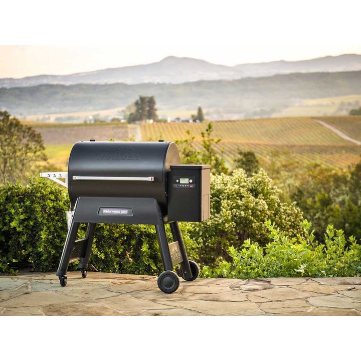 Traeger IronWood 885 pellettigrilli, Wi-Fi-ohjaus, 3 675 cm²