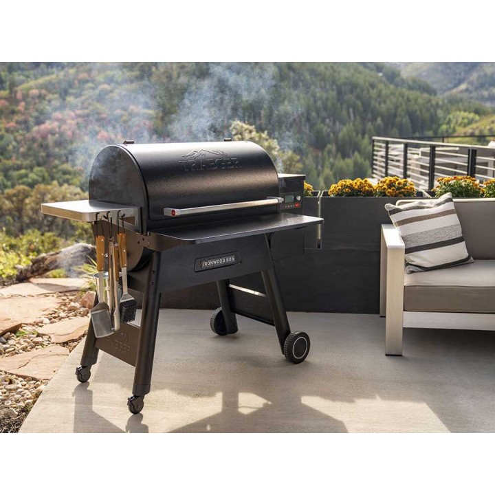 Traeger IronWood 885 pellettigrilli, Wi-Fi-ohjaus, 3 675 cm²