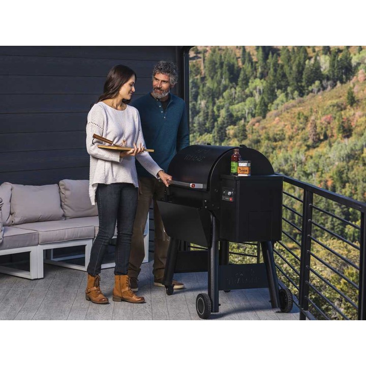Traeger IronWood 885 pellettigrilli, Wi-Fi-ohjaus, 3 675 cm²