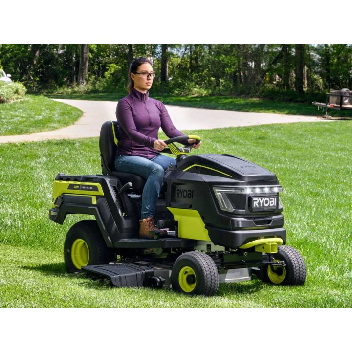 RYOBI RY72TMX107-210 akkukäyttöinen ajoleikkuri, 72 V, 2 × 10 Ah, 107 cm