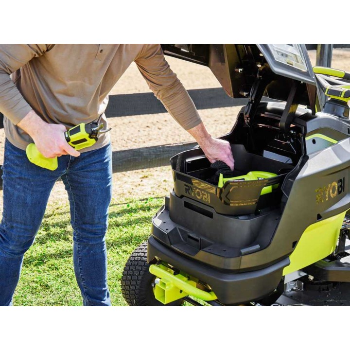 RYOBI RY72TMX107-210 akkukäyttöinen ajoleikkuri, 72 V, 2 × 10 Ah, 107 cm