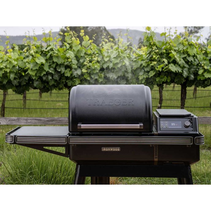 Traeger IronWood INT -pellettigrilli, Wi-Fi-ohjaus, 3 974 cm², 260 °C
