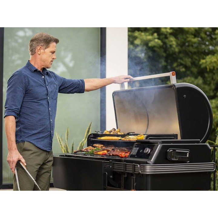 Traeger IronWood XL INT pellettigrilli, Wi-Fi-ohjaus, 5 961 cm²