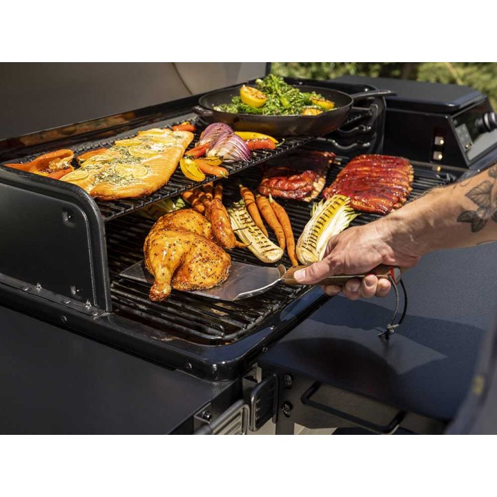 Traeger IronWood XL INT pellettigrilli, Wi-Fi-ohjaus, 5 961 cm²