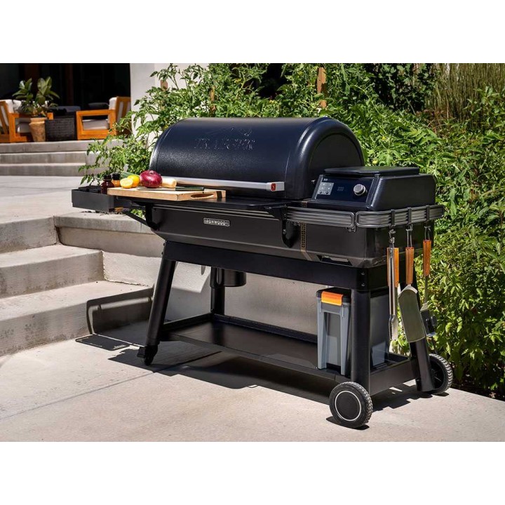 Traeger IronWood XL INT pellettigrilli, Wi-Fi-ohjaus, 5 961 cm²