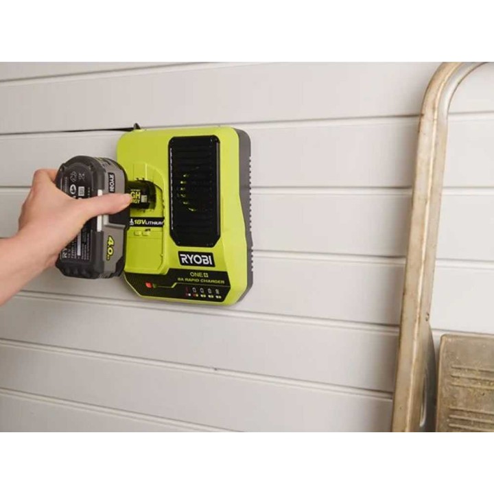 Ryobi RC18180 pikalaturi 18 V ONE+™ -akuille, 4,0 Ah, USB-C ja USB-A