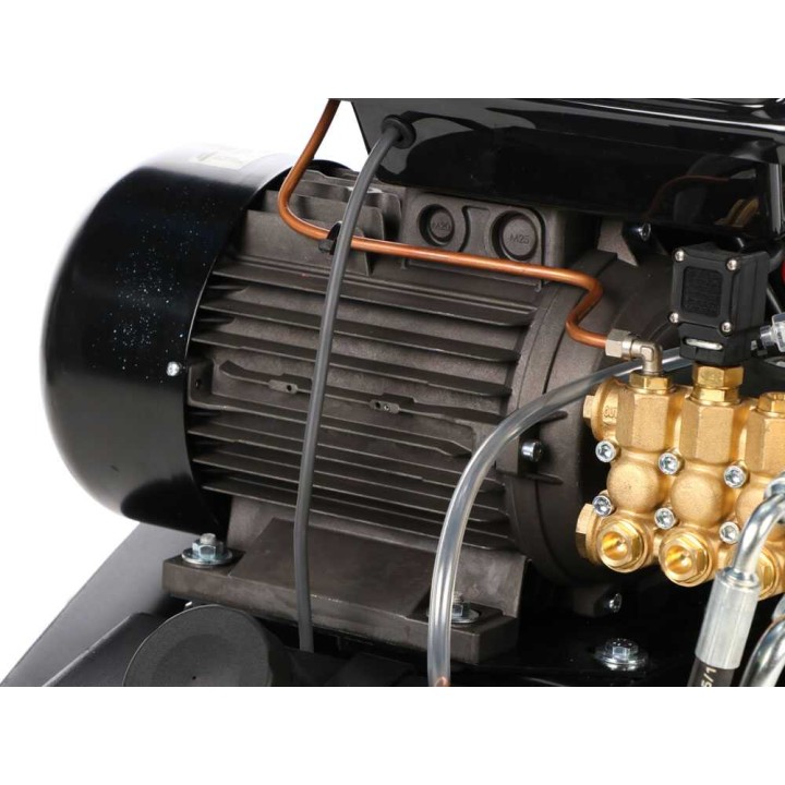 Annovi & Reverberi 6670 kuumavesipainepesuri, 190 bar, 780 l/h, 400 V