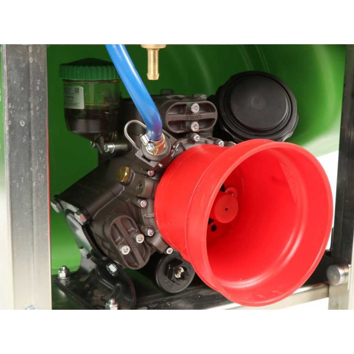 Sbaraglia Spray 600L -ruiskutuslaite traktorille, AR 713 -pumppu