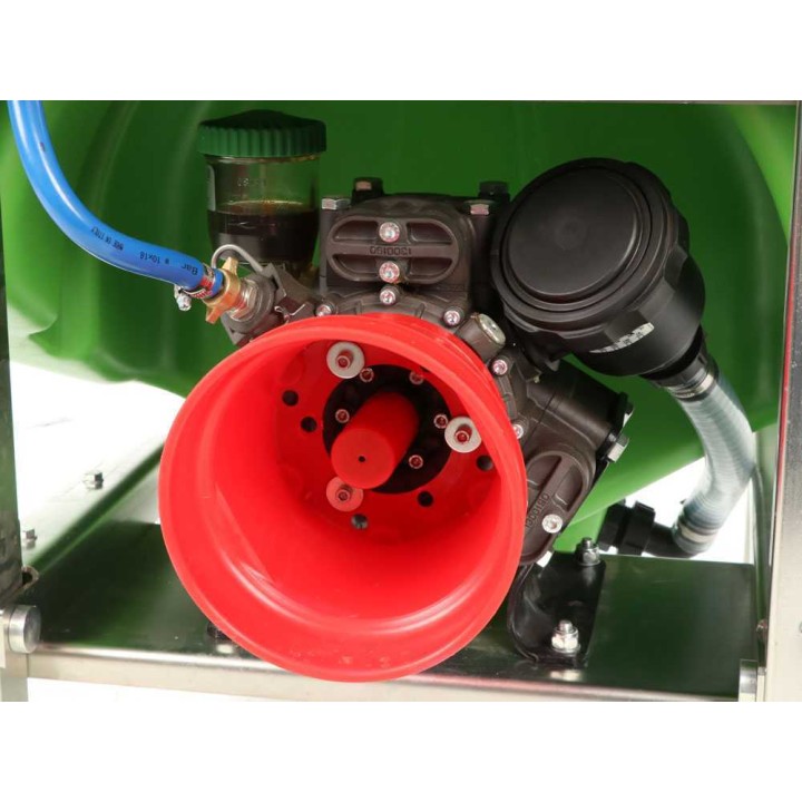Sbaraglia Spray 600L -ruiskutuslaite traktorille, AR 713 -pumppu