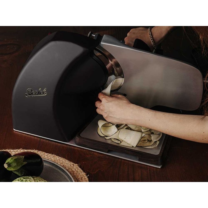 Berkel Home Line Plus 250 sähköinen viipalointikone, 190 W, musta