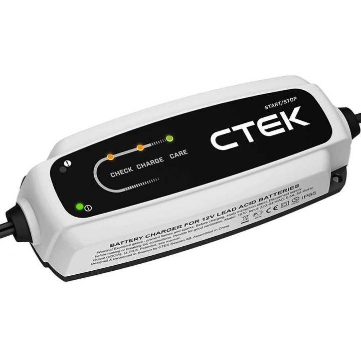 CTEK CT5 START/STOP 12V -akkulaturi ja ylläpitolaite, 3,8 A, 8 vaihetta