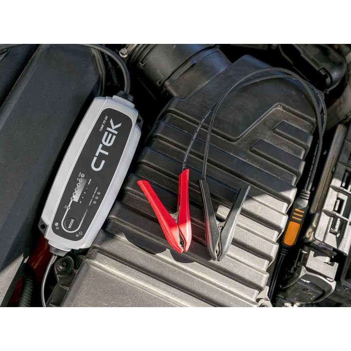 CTEK CT5 TIME TO GO -akkulaturi ja ylläpitolaturi, 12 V, 5 A