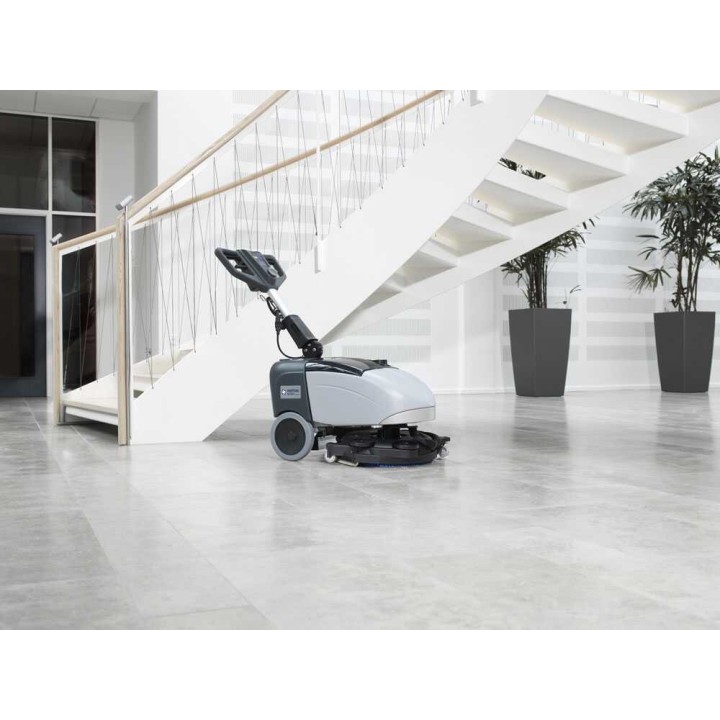 Nilfisk SC351 FULL PKG lattianpesukone, akkukäyttöinen, 37 cm, 12 V, 450 W