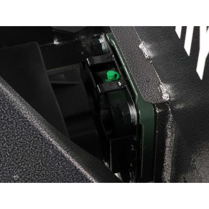 BlackStone BTC 100 HYDRO traktorikäyttöinen oksasilppuri, 100 mm, hydraulinen syöttö