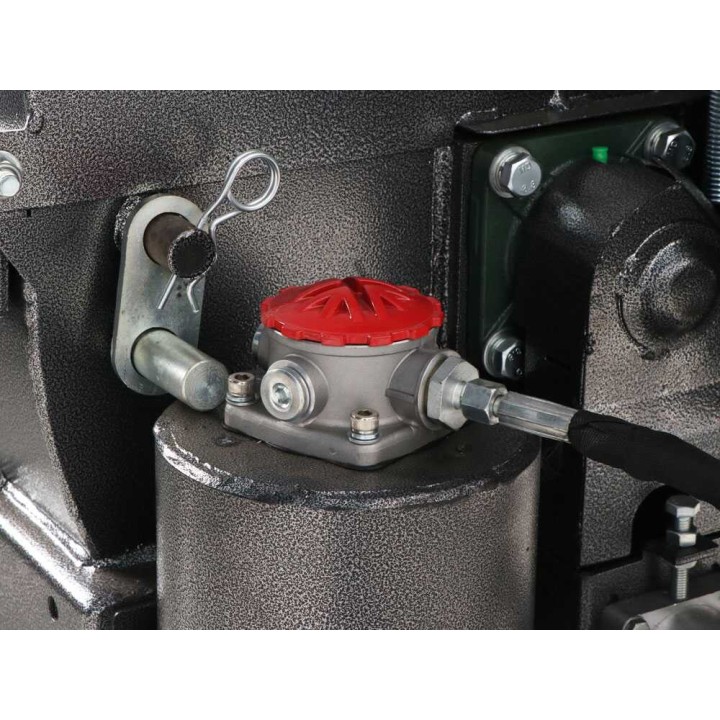BlackStone BTC 100 HYDRO traktorikäyttöinen oksasilppuri, 100 mm, hydraulinen syöttö