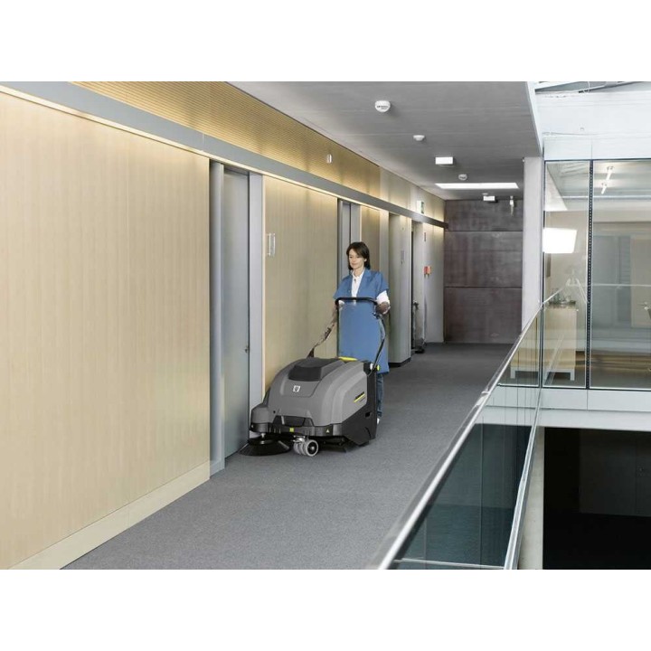 Karcher KM 75/40 W Bp Pack akkukäyttöinen lakaisukone, 75 cm