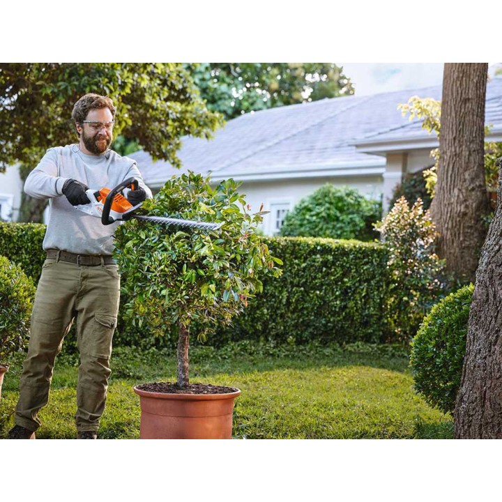 STIHL HSA 40 akkukäyttöinen pensasleikkuri, 2 akkua, 10,8 V, 50 cm