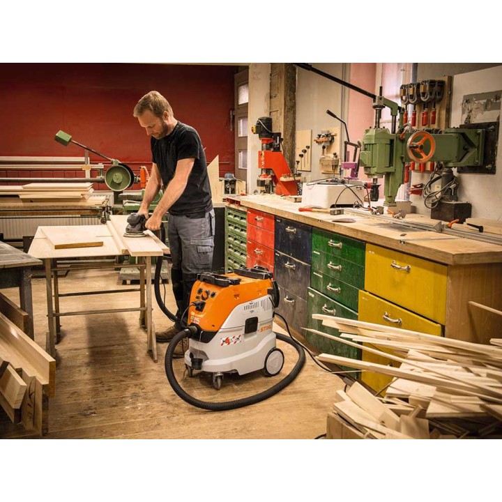 STIHL SE 133 ME märkä- ja kuivaimuri, 42 l, 1 400 W