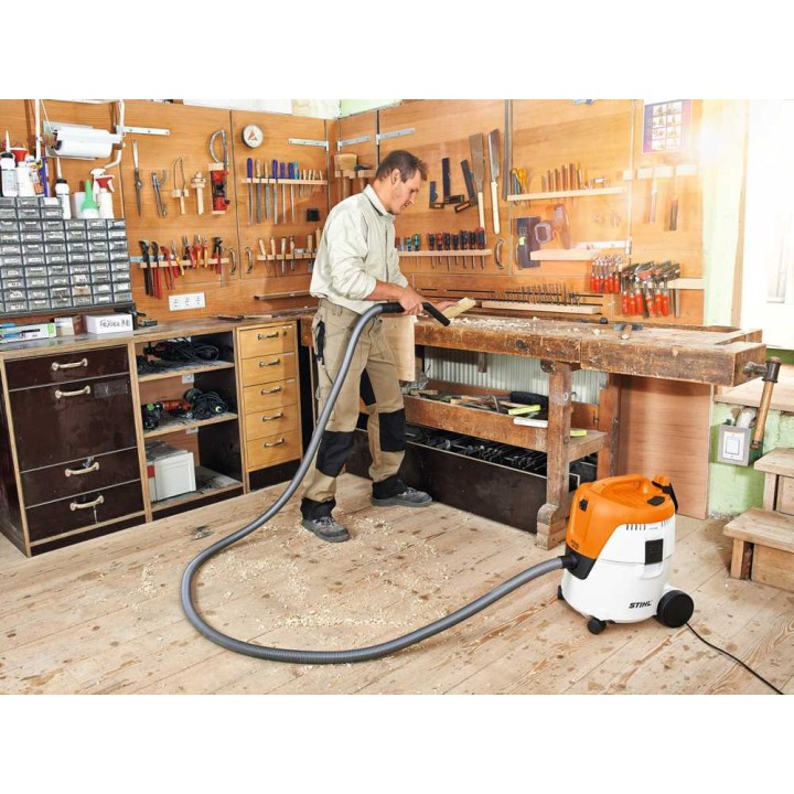 STIHL SE 62 märkä-kuivaimuri, 1 400 W, 20 l, puhallustoiminto