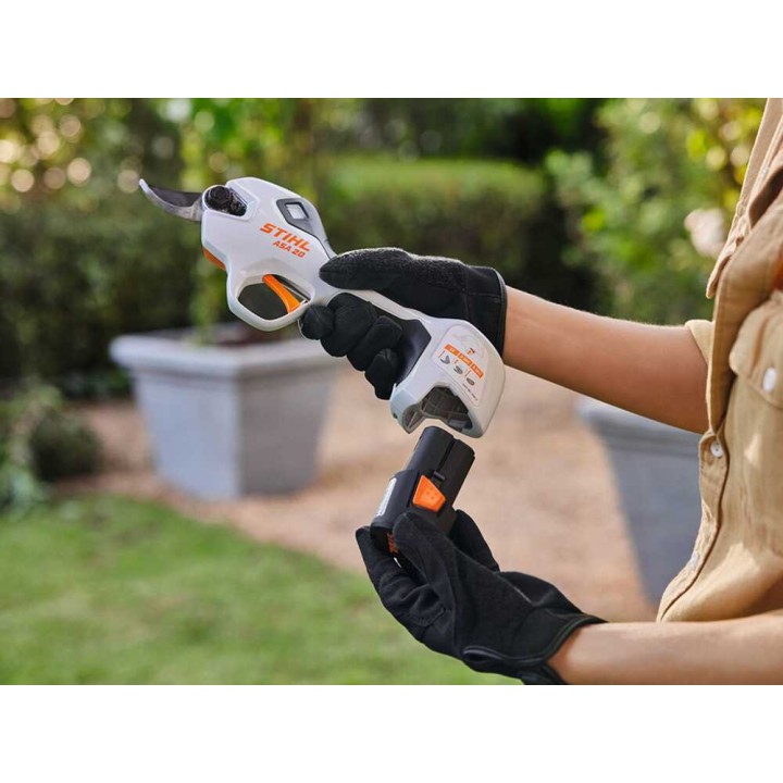 STIHL SEA 20 käsipölynimuri, 10,8 V, 2,6 Ah