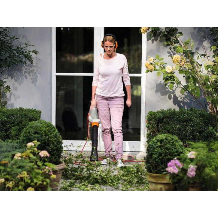 STIHL BGE 81 sähköpuhallin lehtien ja irtoroskien poistoon, 1 400 W, 230 V
