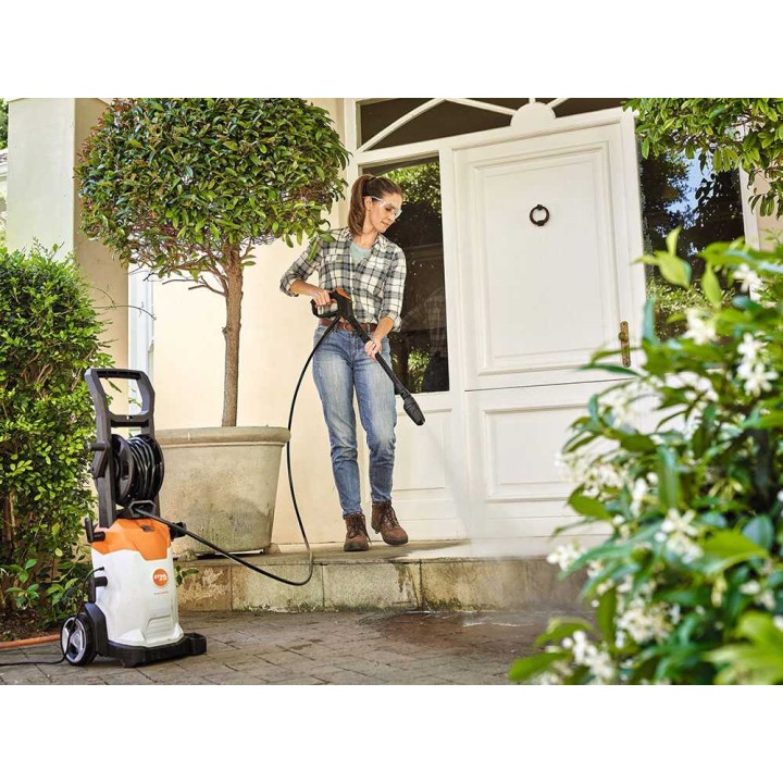 STIHL RE 100 PLUS Control kylmävesipainepesuri, 150 bar, 450 l/h, 2 kW