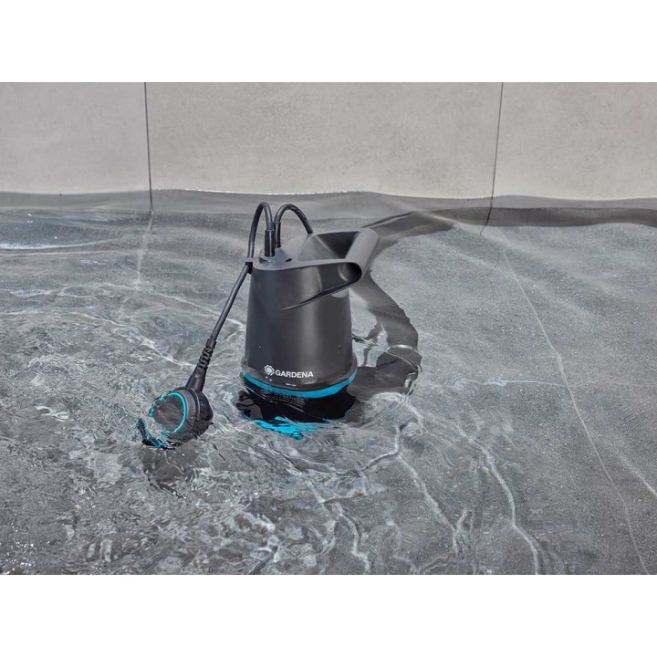 Gardena 20000 BASIC uppopumppu kirkkaalle ja likaiselle vedelle, 550 W, 20 000 l/h