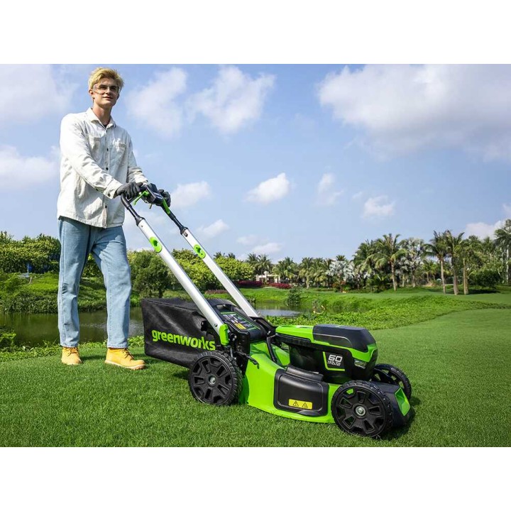 Greenworks GD60LM46SPK4 akkuruohonleikkuri, 46 cm, 60 V, 4 Ah, vetävä