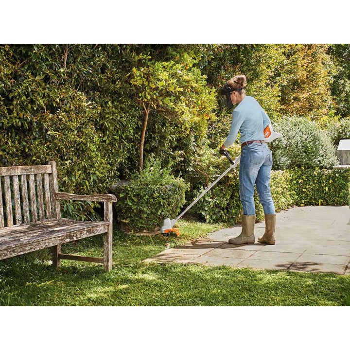 STIHL FSA 57 akkuraivaussaha, 36 V, 5 Ah, AK 30 -akku ja laturi