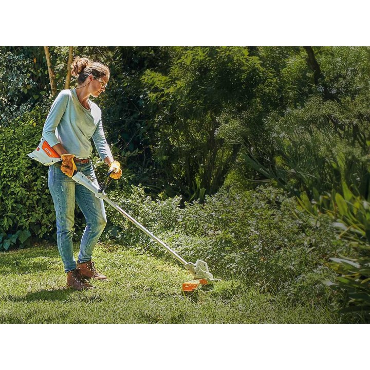 STIHL FSA 57 -akkutrimmeri, 36 V, 400 W, 2 × AK 10-akkua