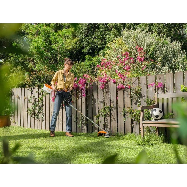 STIHL FSA 80 R akkuraivaussaha, 36 V, AK 20 -akku ja laturi