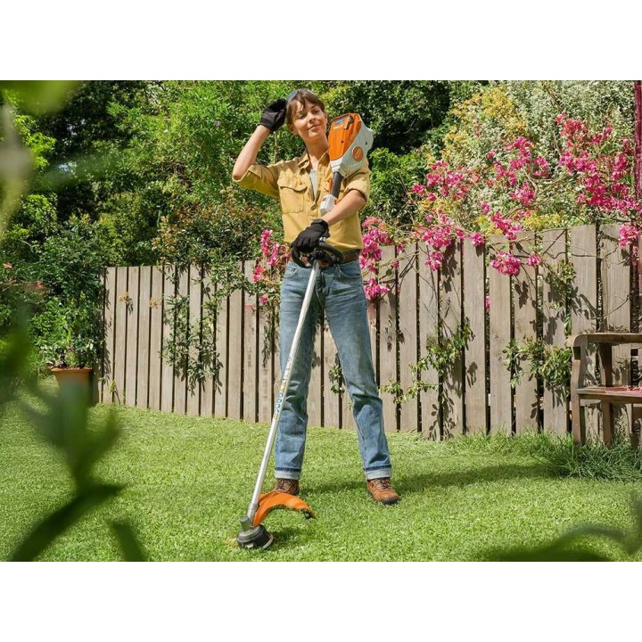 STIHL FSA 80 R akkuraivaussaha, 36 V, AK 20 -akku ja laturi