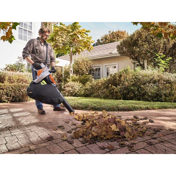 STIHL SHA 56 akkukäyttöinen puhallin, imuri ja silppuri, 36 V, AK 10